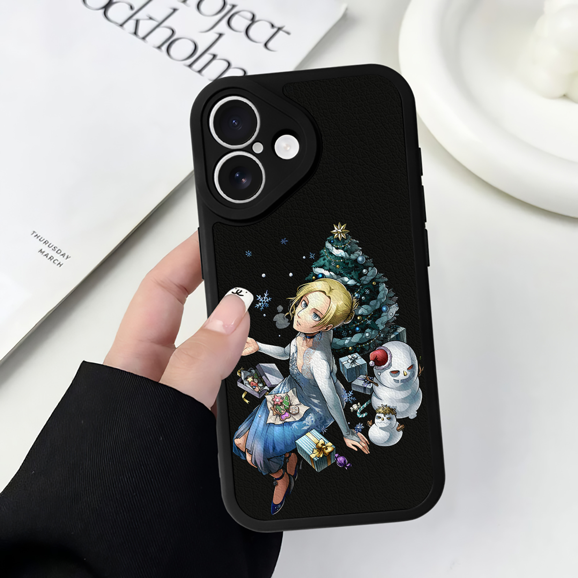 （画像用） 進撃の巨人 アニ・レオンハート Attack on Titan Annie Leonhart 【iPhone 16シリーズ対応】シリコンスマホケース（レザー調） 材質：シリコン